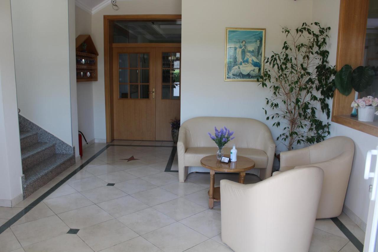 Pansion Nikica Kozina Bed & Breakfast Medjugorje Exterior photo